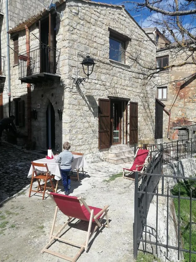 Romantico Chalet in pietra da mille e una notte Petralia Soprana 0*,  Italia